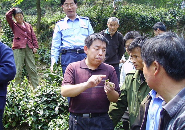 惠農(nóng)網農(nóng)技(jì)專家(jiā)劉慶順：跟病蟲害較勁，讓農(nóng)友(yǒu)增産又(yòu)增收