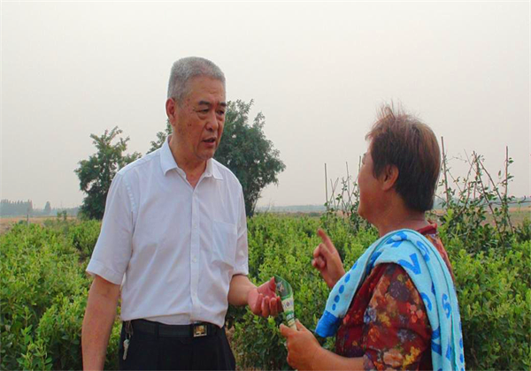惠農(nóng)網農(nóng)技(jì)專家(jiā)喬子(zǐ)英：“躺平”專家(jiā)不(bù)躺平的(de)退休生(shēng)活