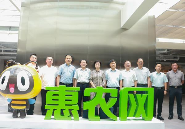 呼倫貝爾市(shì)委常委、市(shì)政府副市(shì)長(cháng)叢文(wén)健一(yī)行(xíng)莅臨惠農(nóng)網考察調研